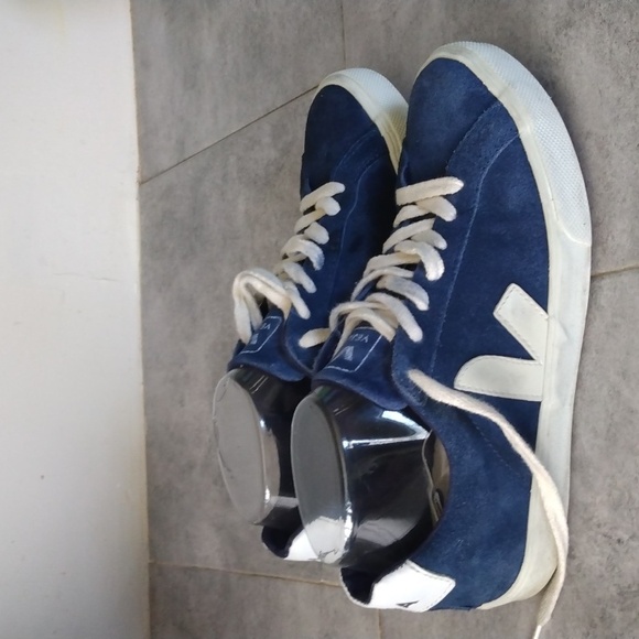 VEJA SHOES - Picture 2 of 11